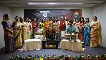 Gems of Nazrul’s scintillating performance in ‘Bone Bone Dola Lage’ 