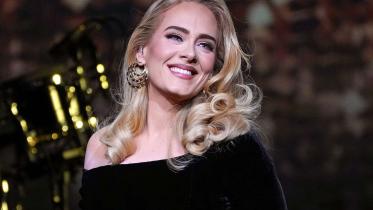 adele-vegas-111922-02-2000-1dd4c7676b084c708839c27f139fc75c.jpg