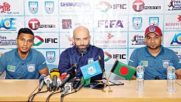 bangladesh-coach-javier-cabrera.jpg