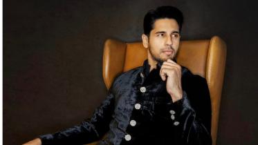 Sidharth to replace Akshay in ‘Rowdy Rathore’ sequel?