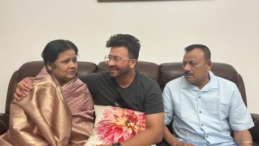 Shakib ready to watch ‘Leader: Amie Bangladesh’ with parents