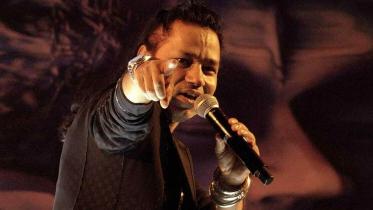 Kailash Kher lashes out at organisers for rushing him