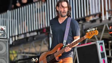 Keanu Reeves reunites with band after 20 years