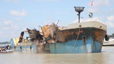 oil-tanker-sagar-nandini-2.jpg