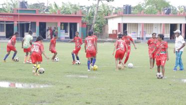 U-17 girls' football team
