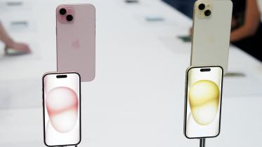 2023-09-12t200033z_1287778498_rc2873at8y18_rtrmadp_3_apple-event.jpg