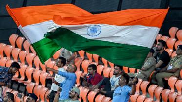 india_fans.jpg