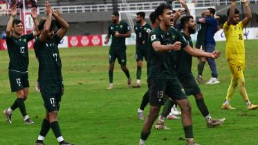 Pakistan football team.jpg