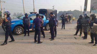 Three held as BNP men and police clash in Manikganj