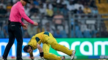 Cramping Maxwell plays through the pain for a World Cup epic