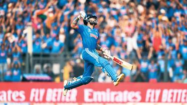 Kohli and Shami lead India into Cricket World Cup final