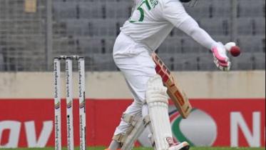 Mushfiqur out for obstructing the field