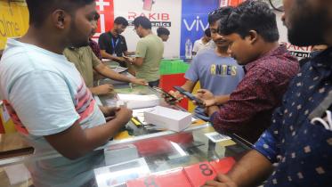 Bangladeshi Smartphone makers facing challenges in selling their phones 