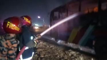 Bus torched in Narayanganj
