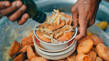 Taste Asia on a budget: 5 best street food destinations    nishaan-ahmed-iy6qnudkvg8-unsplash