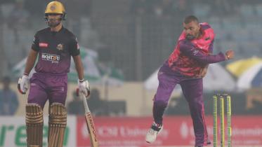 Sylhet Strikers skipper Mashrafe Bin Mortaza in action.