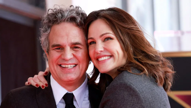 Mark Ruffalo’s Walk of Fame ceremony doubles as ‘13 Going On 30’ reunion