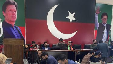 Pakistan coalition talks loom after strong vote showing for jailed Khan