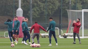 afp_20240311_34ld8m4_v1_preview_fbleurc1arsenaltraining.jpg
