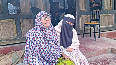 Bangladeshi Hostages of ‘Somali Pirates’ | Distressed, their families now fear the worst