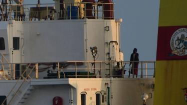 Indian Navy thwarts Somali pirates by intercepting a 'pirate vessel'