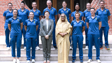 pm-with-aussies.gif