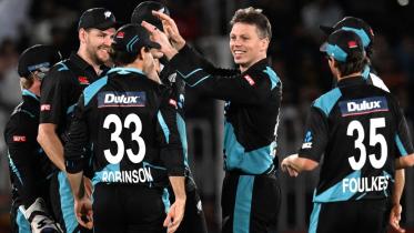 afp_20240421_34pw8b3_v1_preview_cricketpaknzlt20.jpg