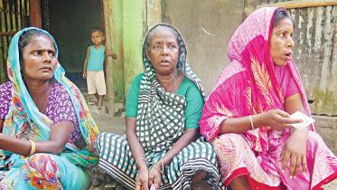 Harijan cleaners in Sreemangal earn only Tk 550 a month