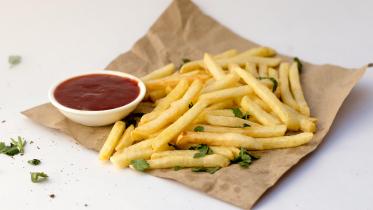 Say no to French Fries? Which foods to eat and to avoid this summer    pixzolo-photography-8ybhgp0wreo-unsplash