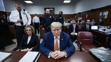 trump_at_court.jpg