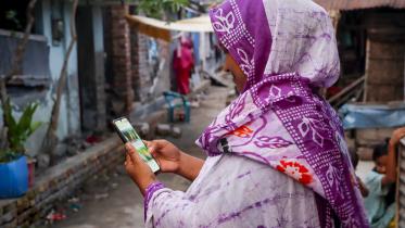 Women still lag in mobile ownership, internet adoption