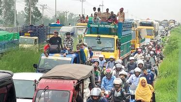 Eid rush: People suffer as highways clog up