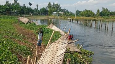 collapsed-bridge-kaunia-1.jpg