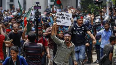 People protesting for quota reform
