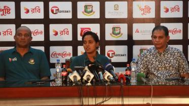 Hashan Tillakaratne, Nigar Sultana, Habibul Bashar