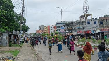 Protesters, police clash in Faridpur; 8 injured