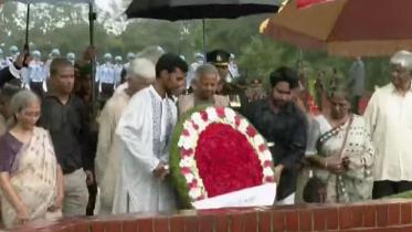 Yunus pays homage to Liberation War heroes