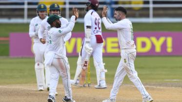 Keshav_Maharaj.jpg