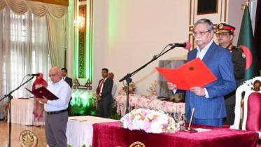 Farooq-e Azam sworn in as adviser