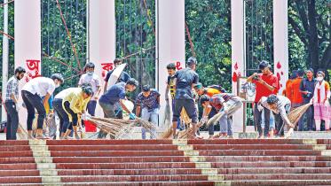 Students' role in cleaning Dhaka’s streets