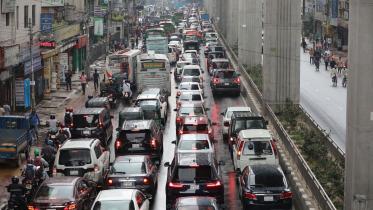 Protests sprout across Dhaka, cause intense traffic congestion