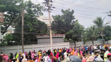 30 garment factories in Ashulia closed amid protests