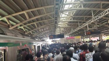 Technical glitch halts Agargaon-Motijheel metro