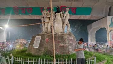 Dhaka University Raju Sculpture Hijab Incident