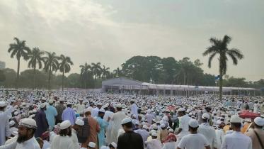 Thousands throng Suhrawardy Udyan for Olama Mashayekh rally