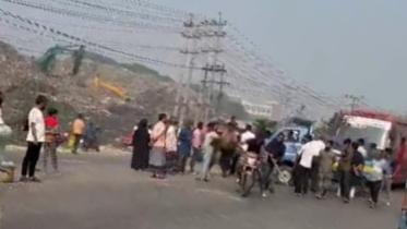 Beximco workers block Dhaka-Tangail highway for arrears