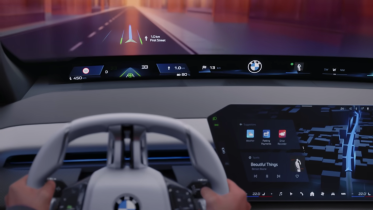 BMW panoramic iDrive HUD