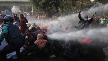 teacher candidates protest in Dhaka