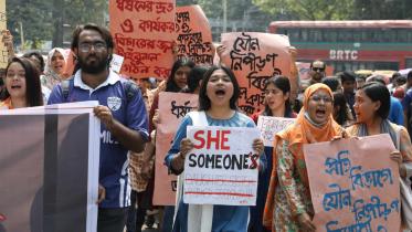 Students of 30 colleges protest in Shahbagh over violence against women