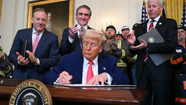 afp_20250408_39lg4xk_v2_preview_topshotuspoliticstrump.jpg